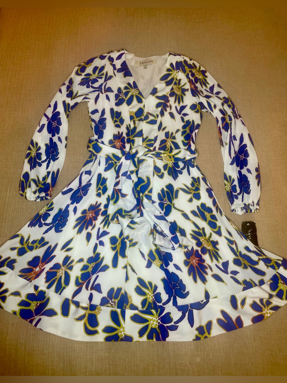 Taylor Floral Mini Dress S White Sapphire V‎ Neck Flare Party Dress - Picture 8 of 10